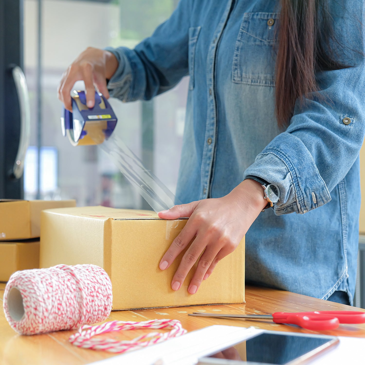 9084 High Adhesive Transparent Tape For Home Packaging. (65 Meter)