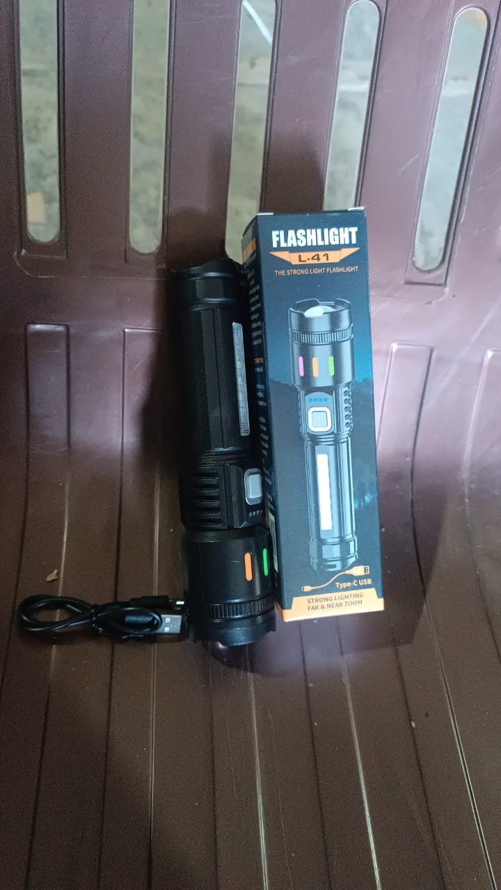 Compact USB rechargeable LED torch