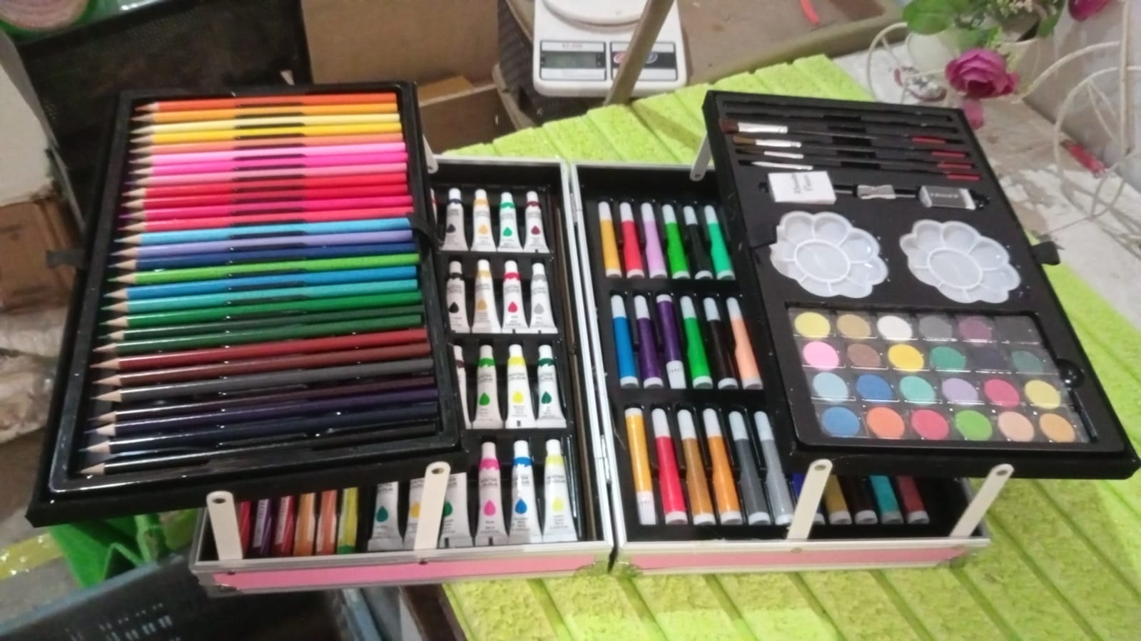17980professional Art Set-drawing Painting Sketching Coloring Kids Set All In 1 Art Case Perfect For Kids With Unicorn Design Case Shading Crayons Oil Pastels Color Set Watercolor Cakes Paint Brush Sharpener Eraser (145 Pcs Set)