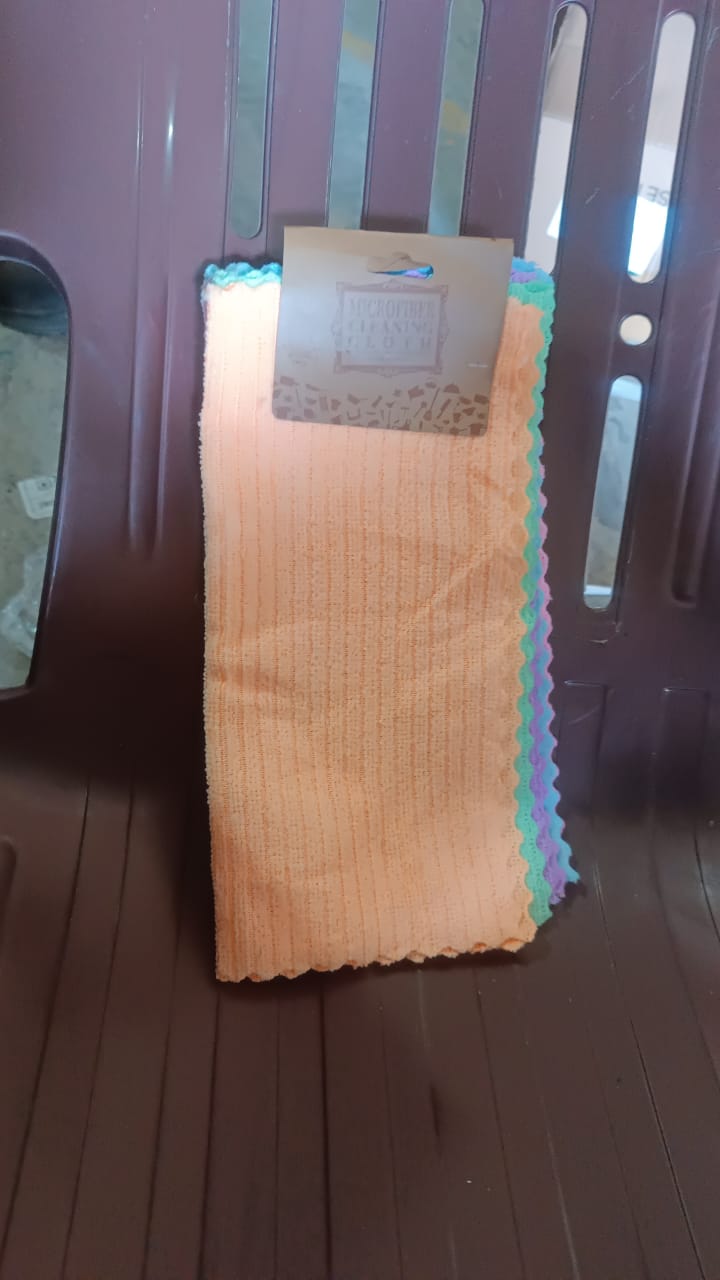 Microfiber cleaning cloths used for car cleaning