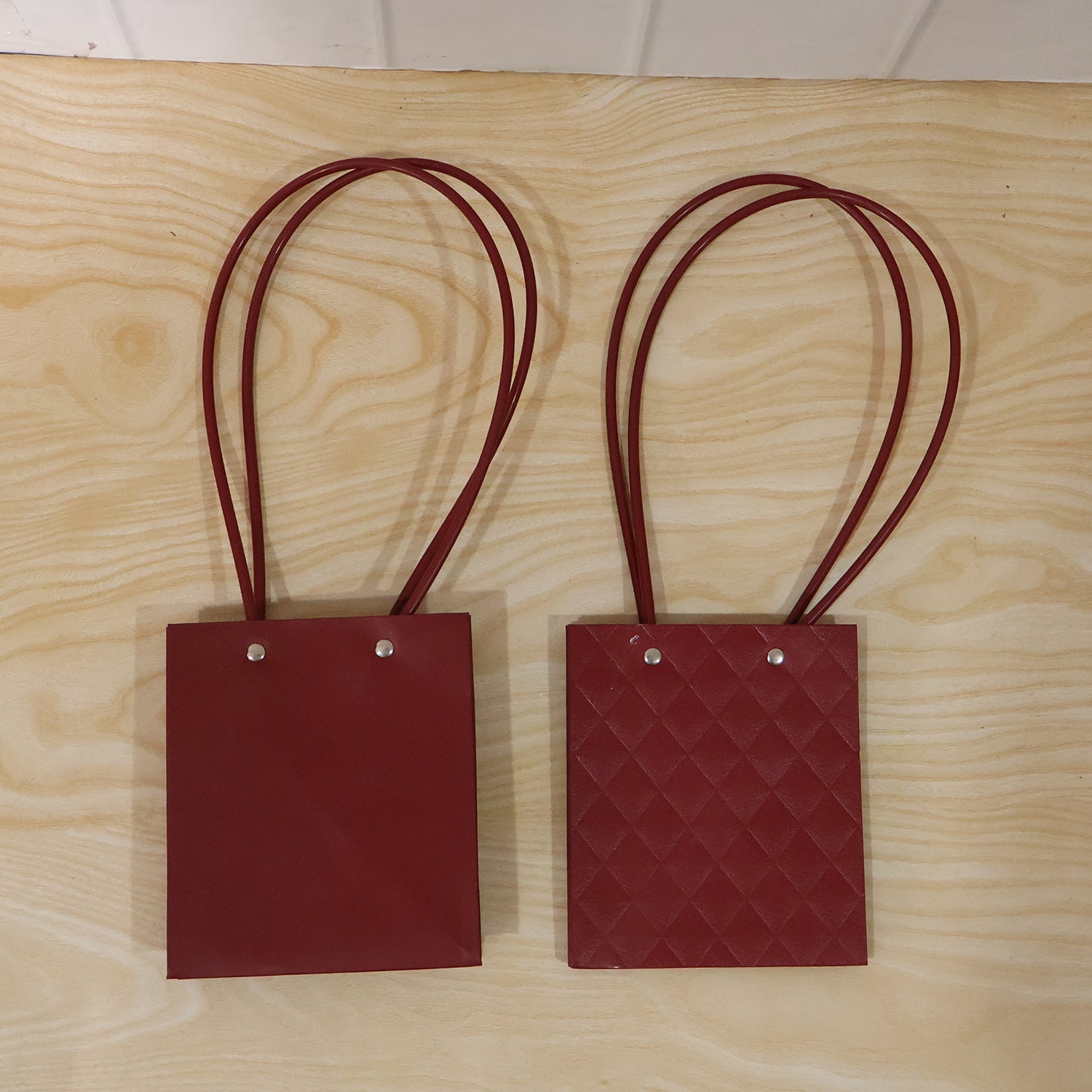Stylish Foldable Flower Packaging Bag With Handle For Bouquet And Gifting (1 Pc)