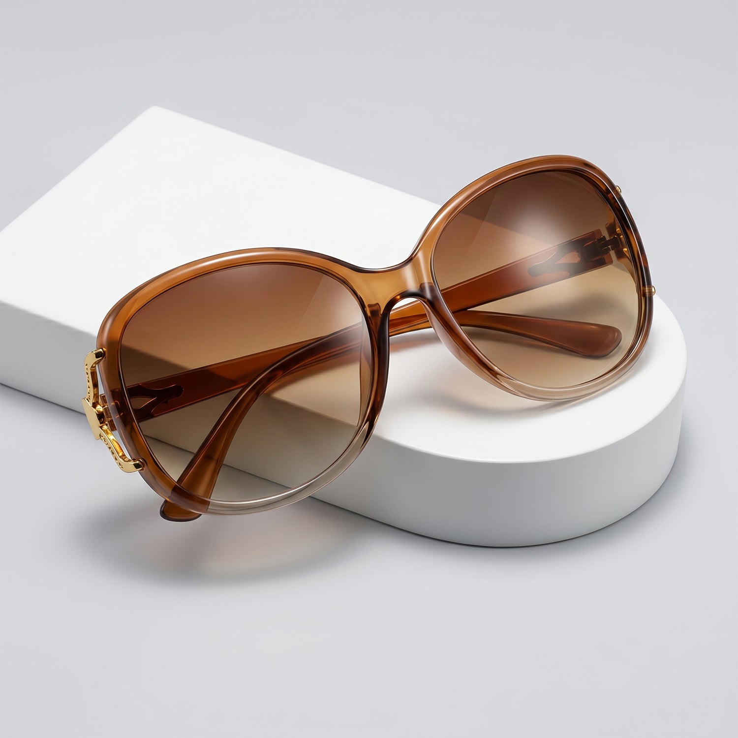 Stylish Oversized Fashion Sunglasses For Women With Gradient Tinted Lenses (1 Pc)