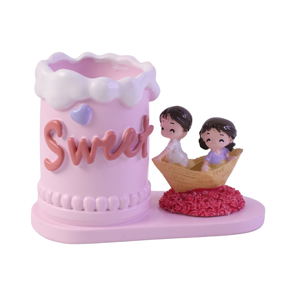 Romantic Love Couple Pen Holder Stand Resin Desk Organizer Pencil Cup (1 Pc)