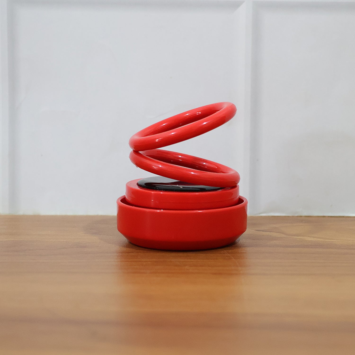 Small solar aroma diffuser showing rotating motion