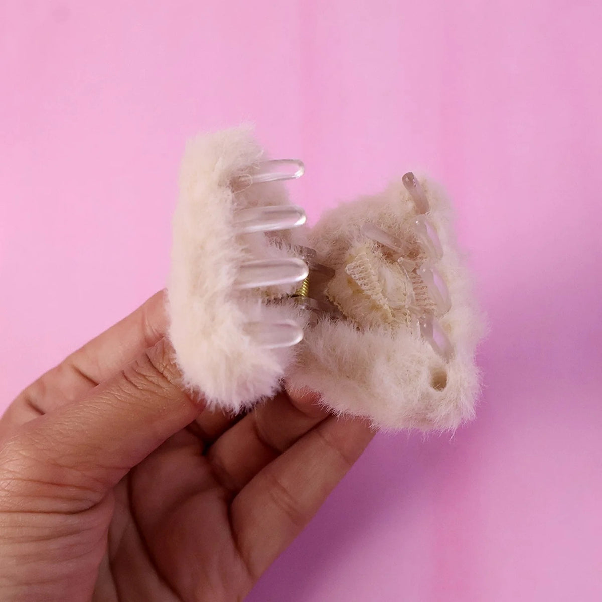 Hair Claw Clips Plastic Fluffy Hair Claw Hair (1 Pc)