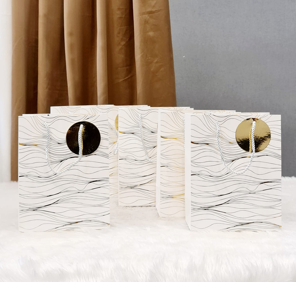 Random Colour Big Size Paper Bag With Handle 32 x 26 x 12 cm Gift Paper bag, Carry Bags, gift bag, gift for Birthday, gift for Festivals, Season's Greetings and other Events - Image 9